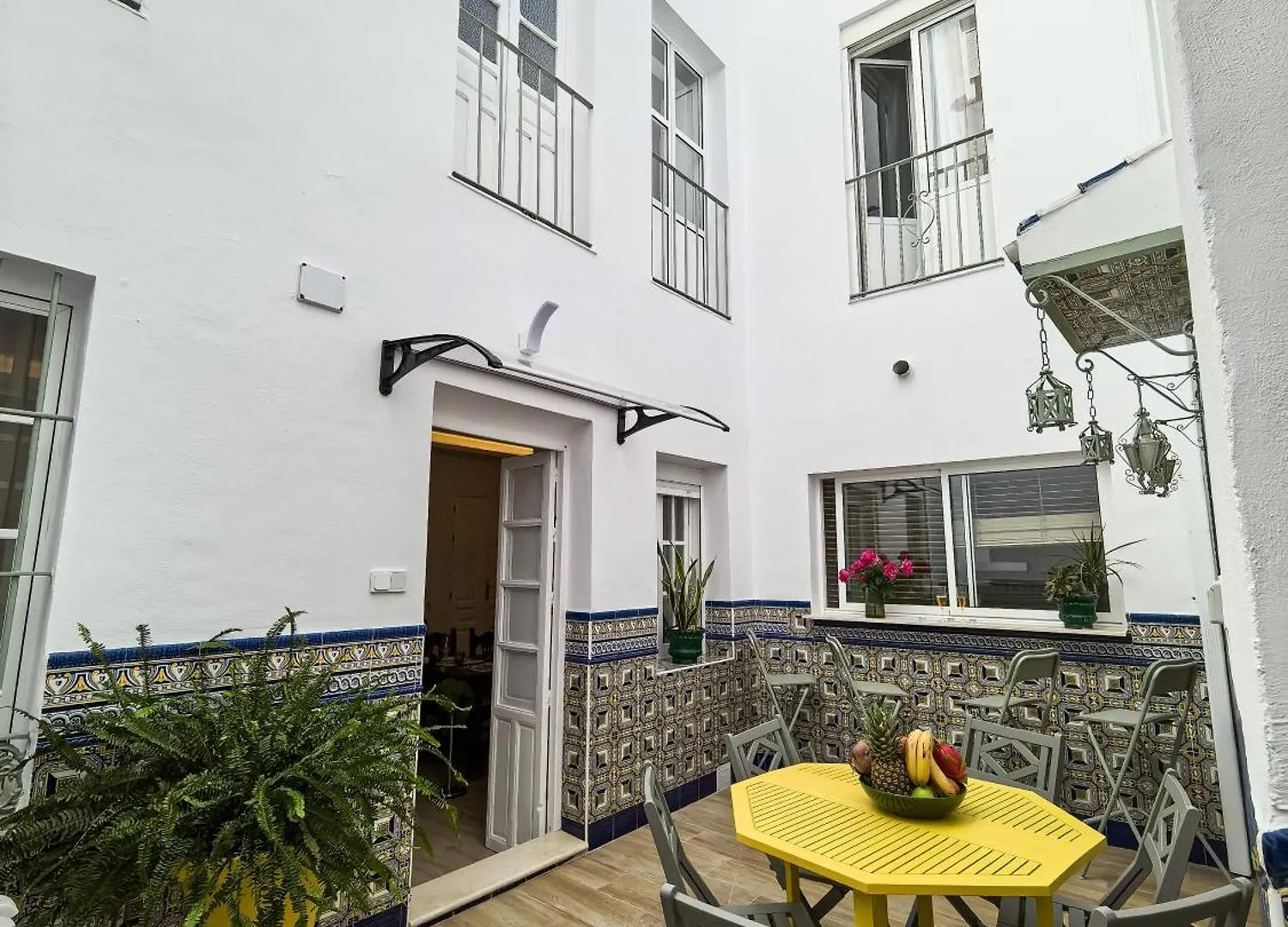 Homestay Palacete Barsanz Home Alcala del Valle Spain